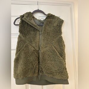 Cozy Olive Green Sherpa Vest Zyia EUC SZ M